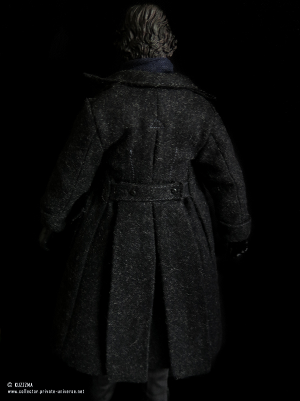 Sherlock Holmes: Coat back details