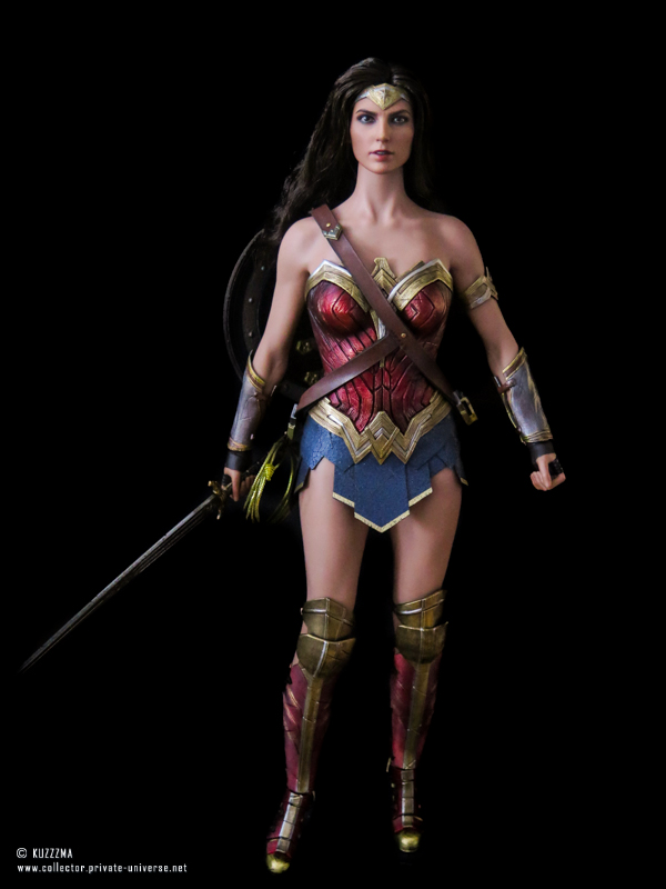 Wonder Woman: Full height (with sword)